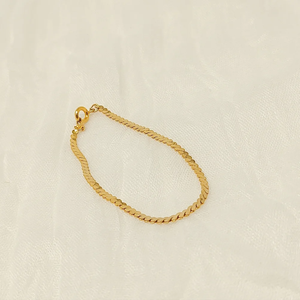 Gold tone thin flat chain woven bracelet neutral classic preppy style